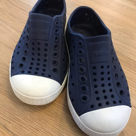 Native Shoes - Picture 2 of 4